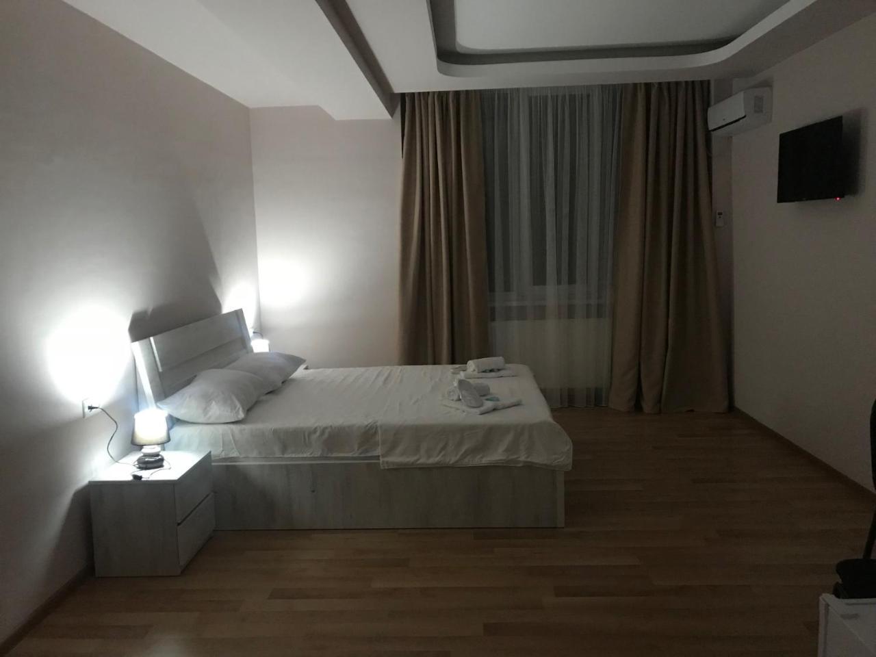 Hotel Caucasus Tbilisi Exterior photo